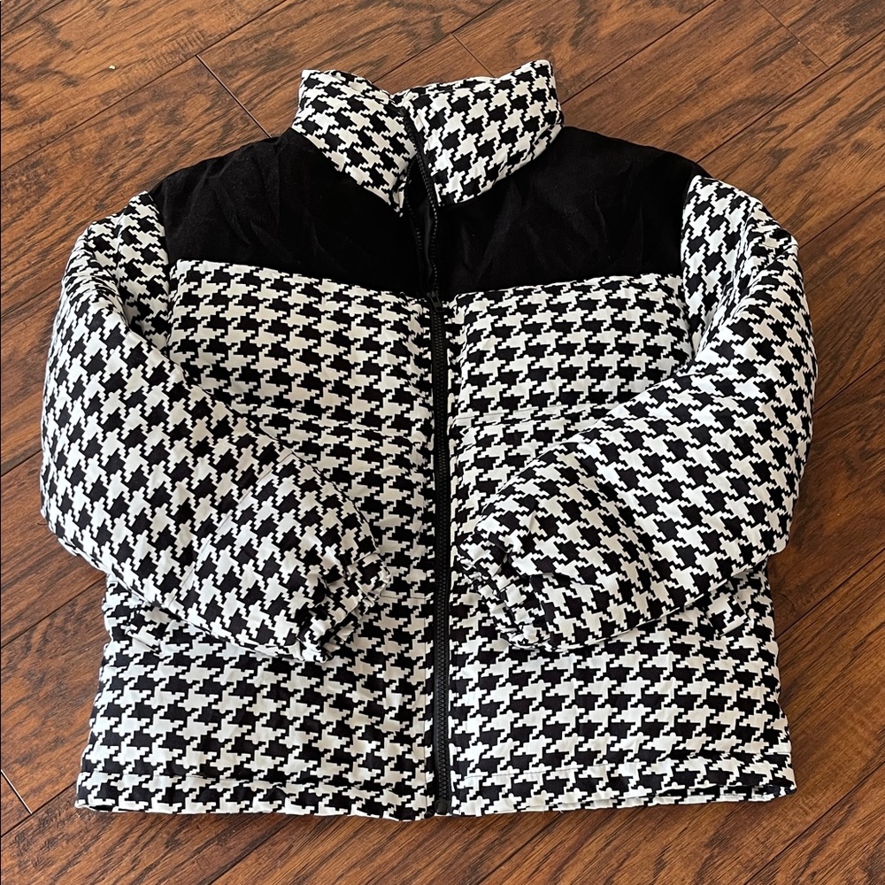SHEIN Black and White Houndstooth Puffer Jacket